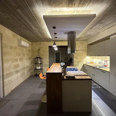 Heritage Living With Spectacular Views
