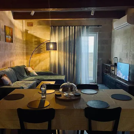 Heritage Living With Spectacular Views Daire Ta' Abram
