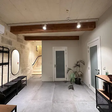 Heritage Living With Spectacular Views Apartment *