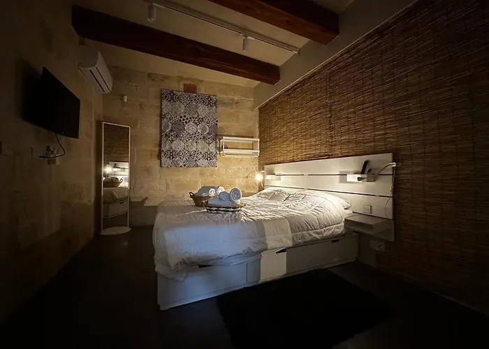 Heritage Living With Spectacular Views * Ta' Abram